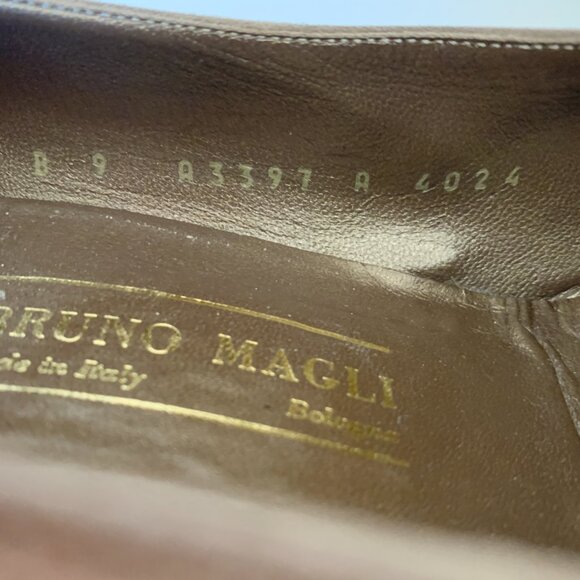 Vintage Bruno Magli Taupe Suede Gold Trim Pumps Heels - Picture 9 of 13